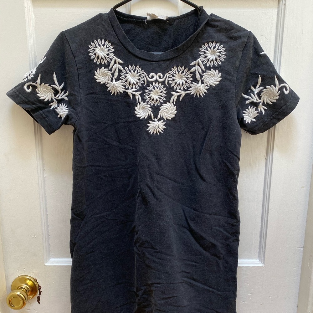 Embroidered t-shirt dress